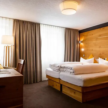 Hotel Montfort 3*